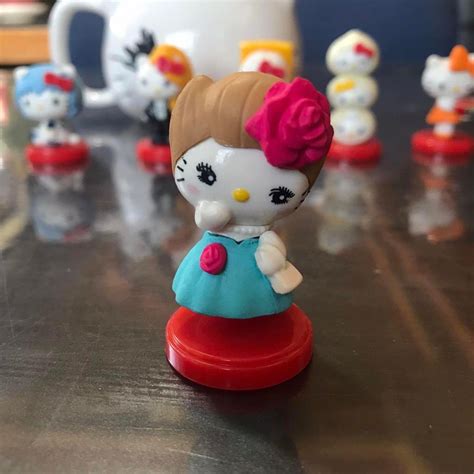Hello Kitty Mini Figures Hobbies And Toys Memorabilia And Collectibles