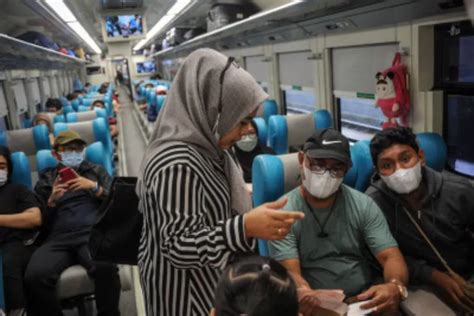 KAI Akan Beli Kereta Baru Kelas Ekonomi Usai Penumpang Protes Kursi