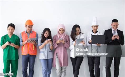 potret berbagai profesi  teknologi modern foto stok