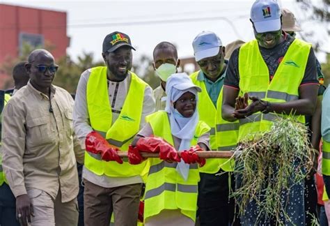 Le chef de lEtat au lancement de setal sunu réew à Thiaroye C