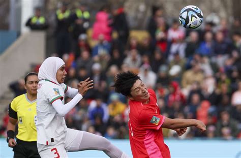 Marokko Spielerin trägt erstmals Hijab bei WM