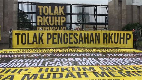 Hari Ini Rkuhp Disahkan Ini Pasal Yang Masih Jadi Sorotan Nasional