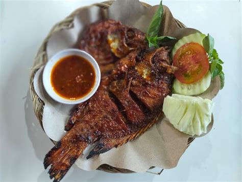 Nasi Box Paket Nila Goreng