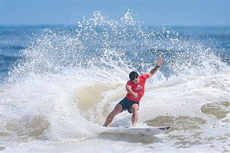 Surfistas Latinos Y Franceses Compiten Junto A Sol Aguirre Y Lucca