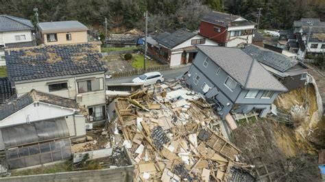 Raste broj mrtvih u potresu u Japanu spasioci tragaju za preživjelima