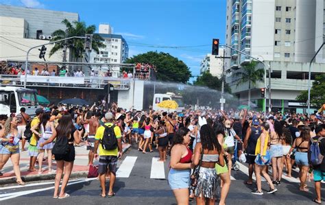 Hz Bloco Kustel O Atrai Milhares De Foli Es Em Jardim Camburi Veja