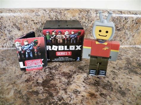 Roblox Mystery Figures Series 7