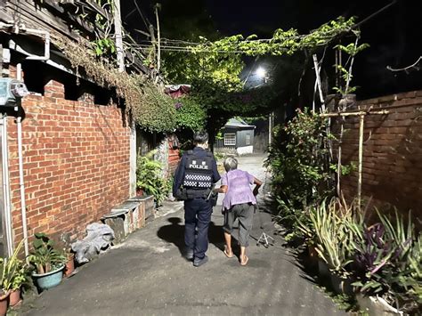 阿嬤暗夜外出迷途 北興警暖助平安返家 今傳媒 Jnews