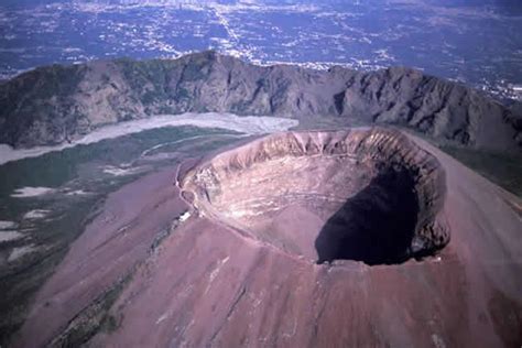 Video Drone Sul Vesuvio Ecco Le Spettacolari Immagini Del Cratere