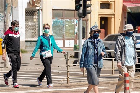 Coronavirus En Seine Saint Denis Le Port Du Masque Bient T