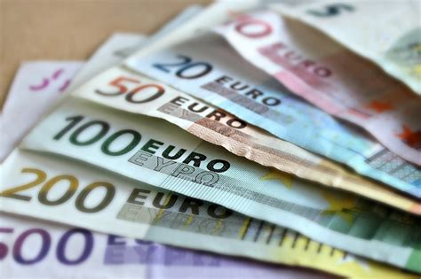 Картинки Евро Купюры 20, 50, 100, 200 Деньги
