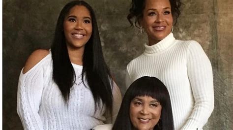 I M Numb Lisaraye Mccoy Mourns The Loss Of Her Mother