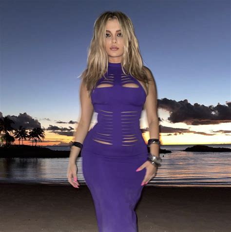 Z búrky hektáre vreckový bebe rexha bikini nasledovať jeseň