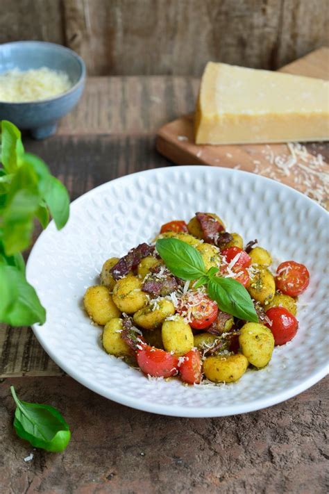 Gebakken Gnocchi Met Groene Pesto En Spek Recepten Njam