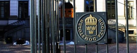 HD Tonåring som slagit vad om sex före jullovet har inte samtyckt till förnedrande behandling