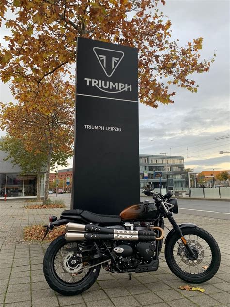 Motorrad Triumph Scrambler 900 Sapphire Orange Silver Orange Stealth Edition 2024 Baujahr