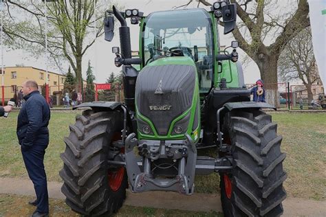 Ciągniki i maszyny rolnicze na Targach Rolnych Agrotechnika w