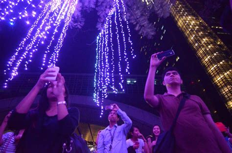 In Photos Festival Of Lights Show At Ayala Triangle Gardens Back For