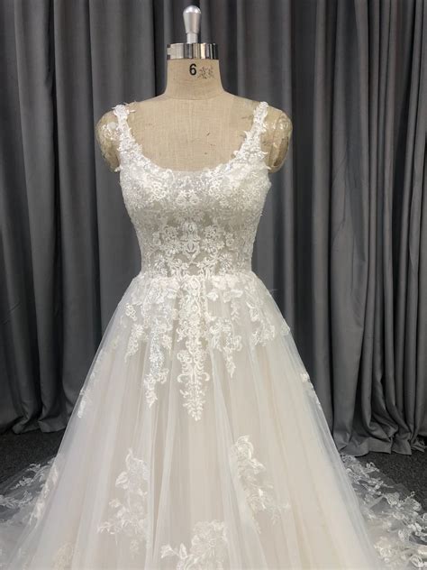 A-Line Scoop Lace Sequins Appliqued Tulle Wedding Dress