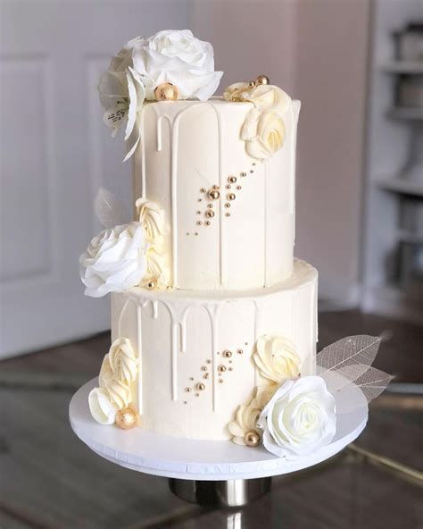 Elegant White And Gold Wedding Cake