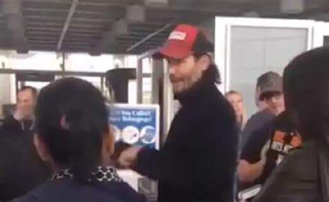 Actorul Keanu Reeves Este Considerat Un Super Erou Ce S A Intamplat