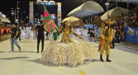 Blocos Tradicionais E Escolas De Samba Desfilam Nos Dois Primeiros Dias