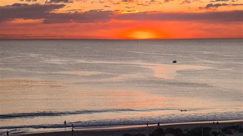 Sunset at Scarborough Beach : r/perth