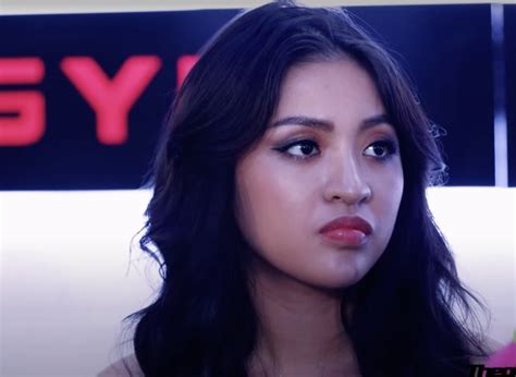 Hot girl trứng rán bị bóc mẽ nhan sắc thật trên sóng truyền hình