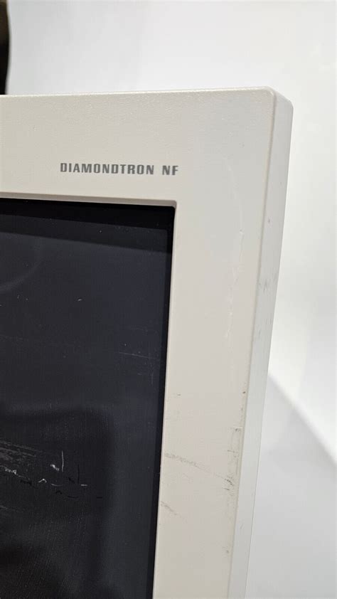 Gateway 17 Diamondtron Nfvx720 Crt Flat Screen Monitor As Is Needs