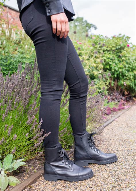 Are Biker Boots In Fashion Dore Nancey