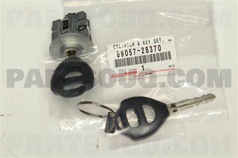 CYLINDER KEY SET IGNITION SWITCH LOCK 6905728370 Toyota Parts