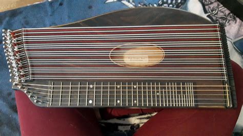 Restaurated my great grandfathers old zither and now I'm looking for ...