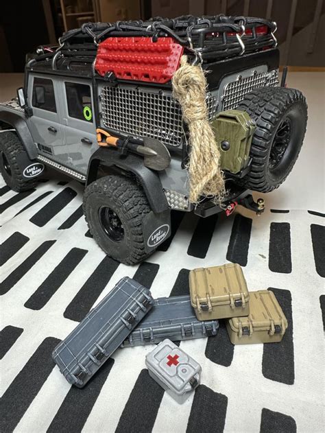 Painted some scale accessories for the Defender : r/TRX4M