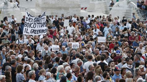 No Green Pass In Piazza Flop In Tutta Italia Ma Migliaia A Roma Con I