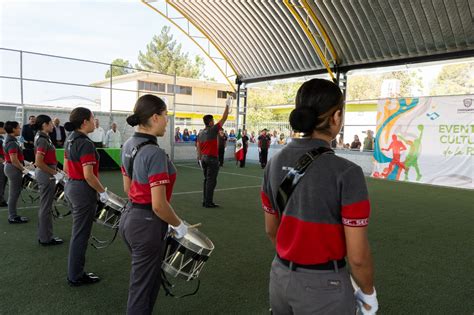 Realizan Muestra De Bandas De Guerra Y Escoltas De Bandera De