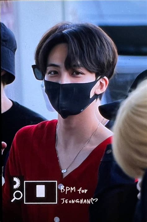 Jeonghan On Twitter Untuk Kalung Jeonghan Masih Sering Pake Tapi