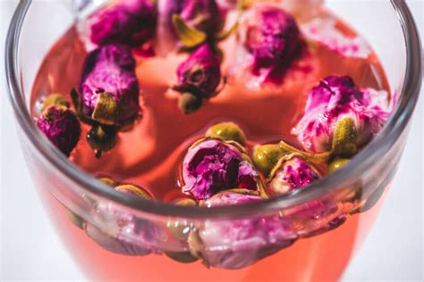 Rose Tea: What Is It And How To Brew It – Tea Backyard