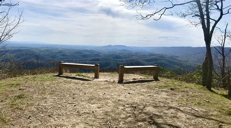 Hiking to Molly's Knob at Hungry Mother State Park | Go Hike Virginia