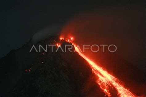 Guguran Kubah Lava Sinabung Antara Foto