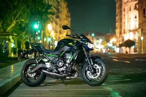 Kawasaki Z650 รถจักรยานยนต์super Naked Bikeที่มาพร้อมดีไซน์สปอร์ตเร้าใจด้วยเครื่องยนต์พิกัด 650