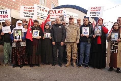 Diyarbakır da terör mağduru aileleri ziyaret eden İl Jandarma Komutanı