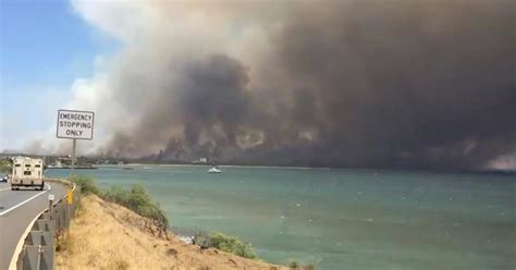 Brush fire sweeps through Kihei, Maui, Hawaii