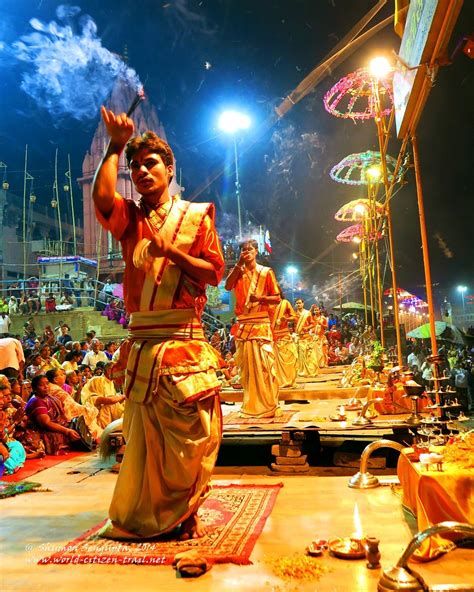 Hindu Ritual Aesthetics and the 'Ganga Aarti' at Varanasi | HuffPost UK Life