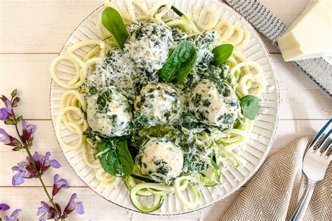 Healthy Chicken Meatballs With Florentine Sauce Recipe Hungry Girl