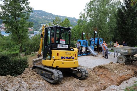 Privode Se Kraju Radovi Na Ure Enju Gradskog Parka Jezero Betanija