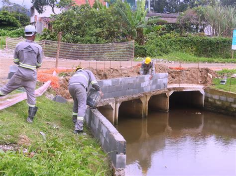 Prefeitura executa obras na Rua Alta Tensão para melhorar drenagem na