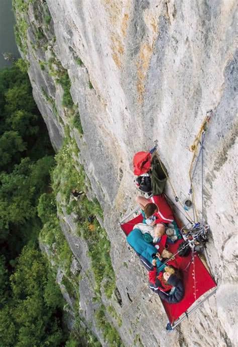 Overview Portaledge Camping Extreem Camp With Hanging Tent On Cliff