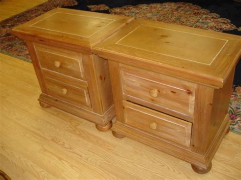 301 Broyhill Fontana Solid Pine Nightstand Pair