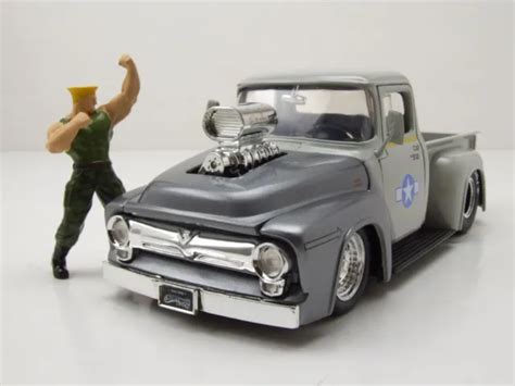 Ford F 100 Pick Up 1956 Gris Streetfighter Avec Guile Figurine Modèle 1