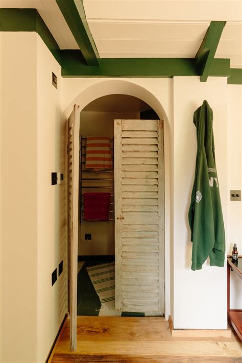 Residential Properties and Real Estate Listings in London W12 11